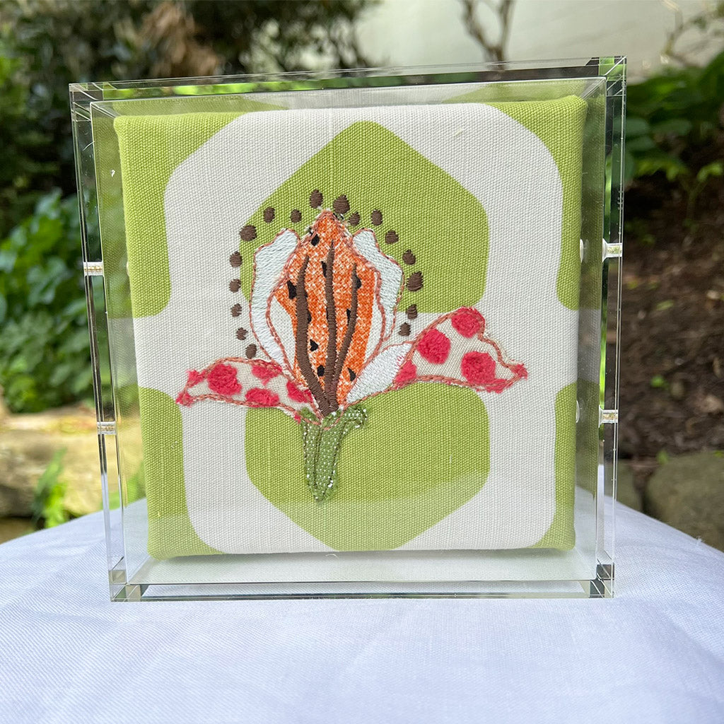 Mini Flower on Green