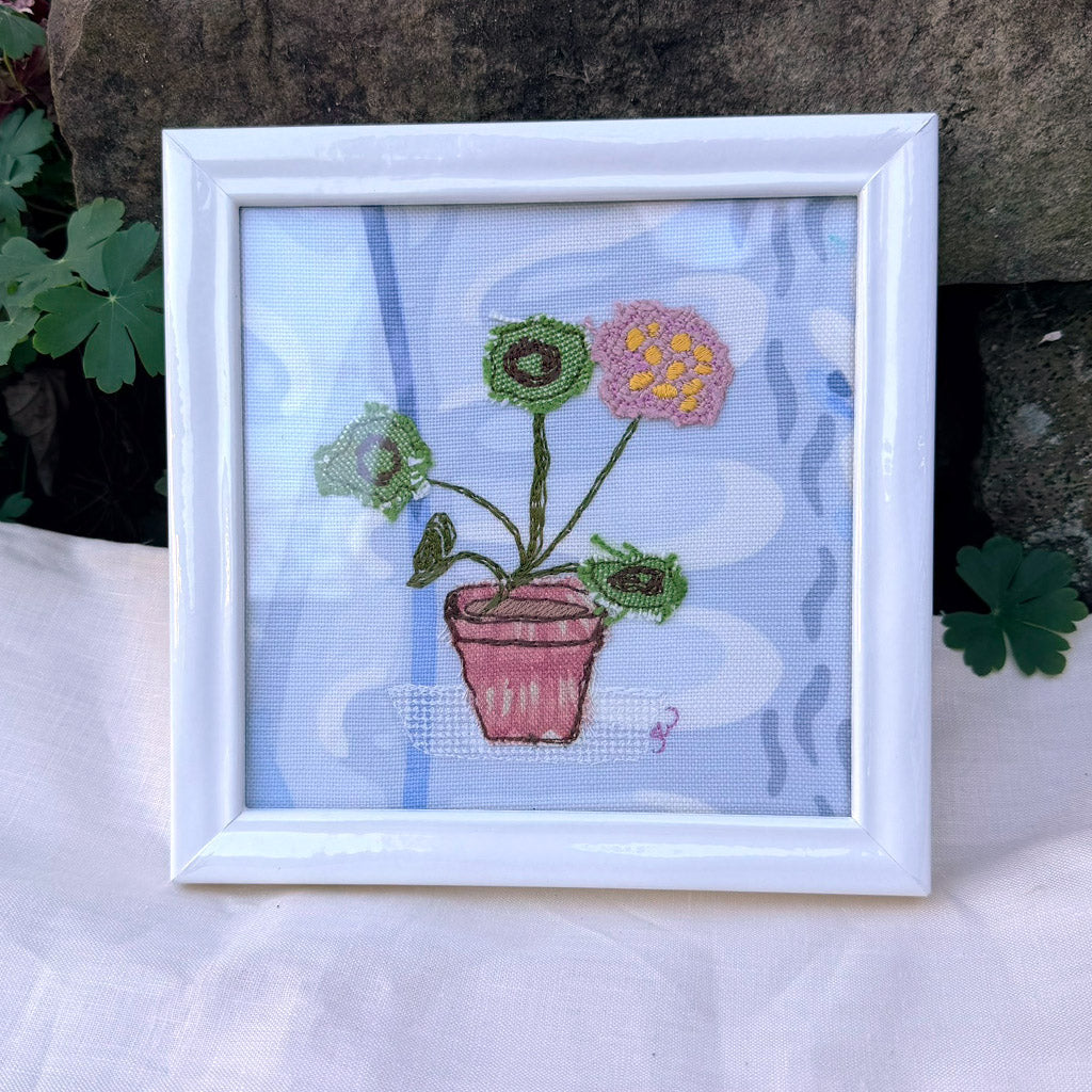 Mini Blue with Geranium